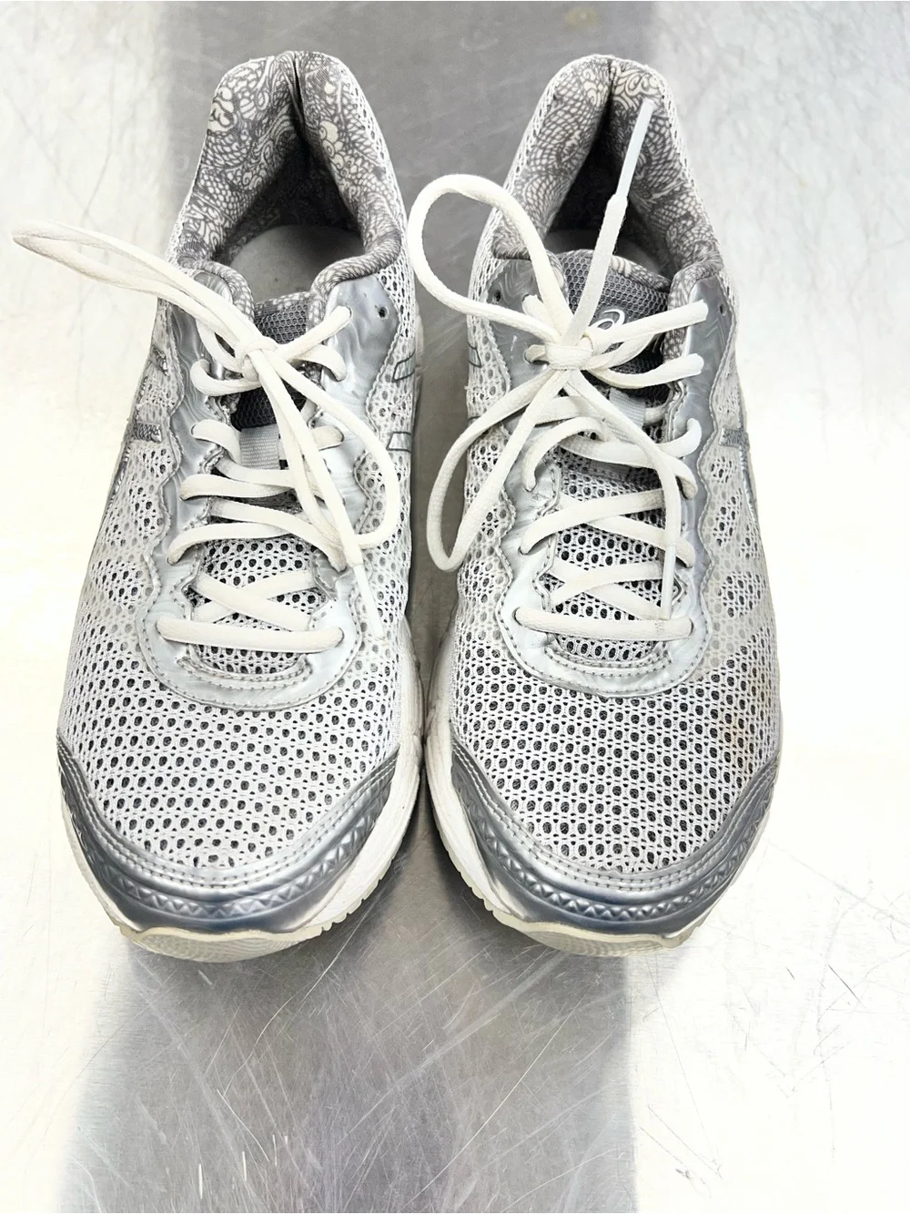 ASICS Gray Mesh Running Sneakers with White Soles Women’s 9.5